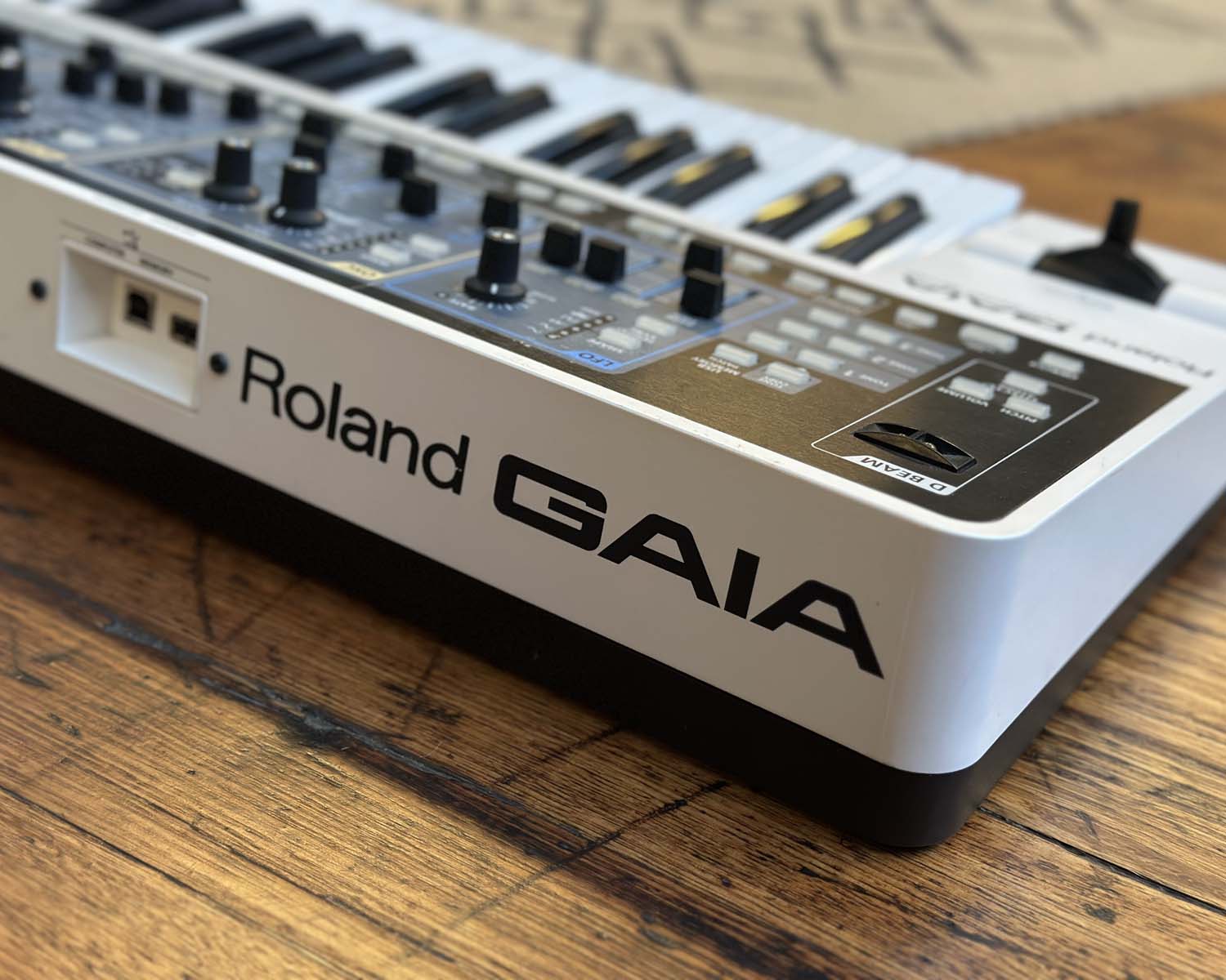 Roland SH-01 GAIA Virtual Analog Synthesizer – Found Sound