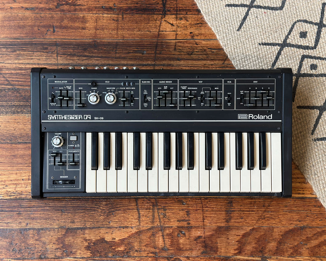 Roland SH-09 Synthesizer 09 Monophonic Analogue Synthesizer - Serviced