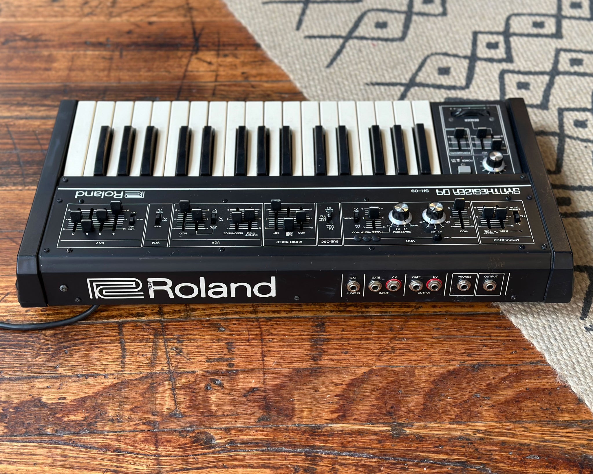 Roland SH-09 Synthesizer 09 Monophonic Analogue Synthesizer