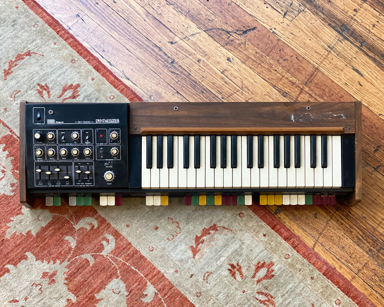 Roland SH-1000 Analogue Monophonic Synthesiser – Found Sound