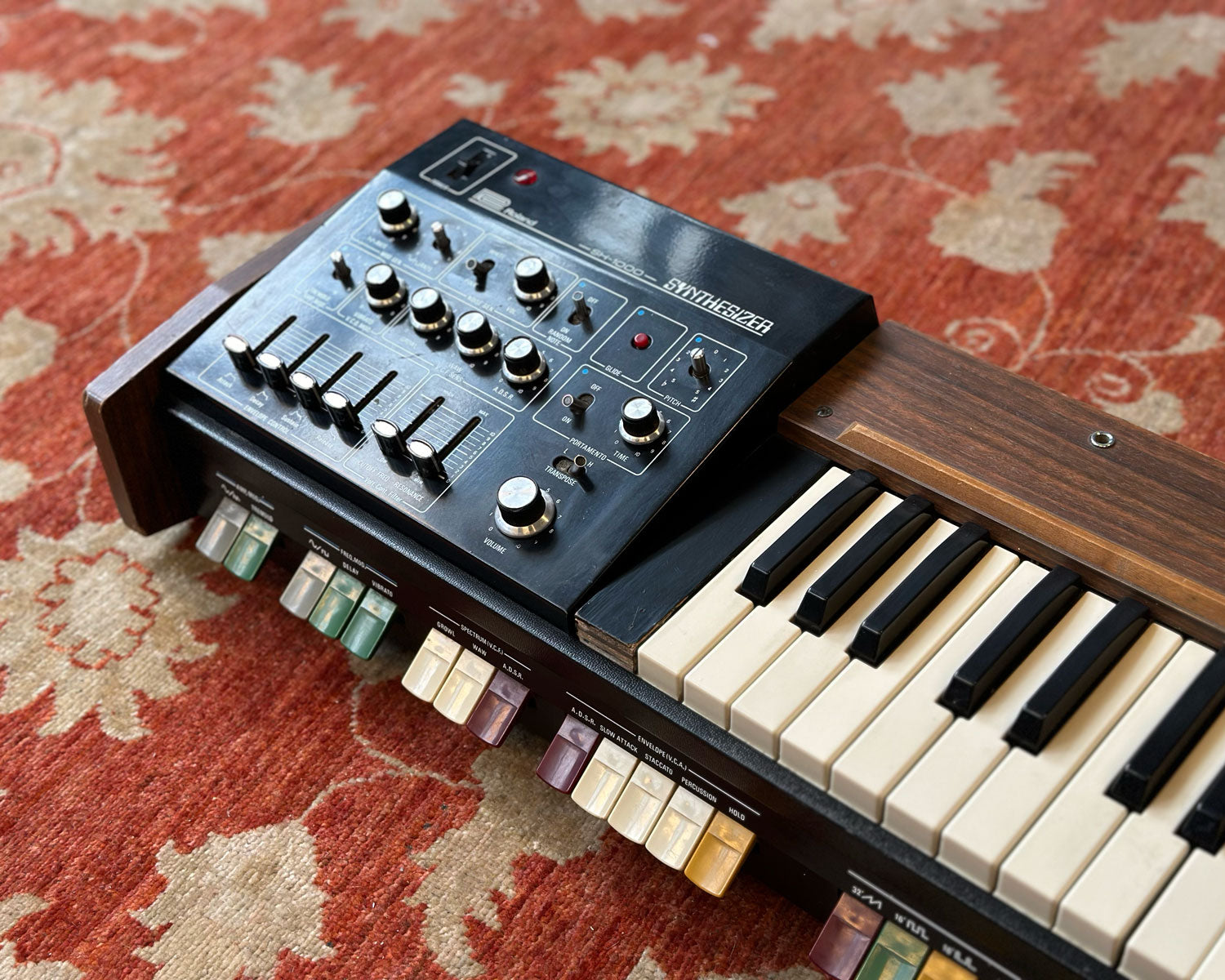 Roland SH-1000 – Found Sound