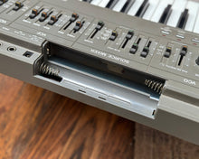 Load image into Gallery viewer, Roland SH-101 - Grey
