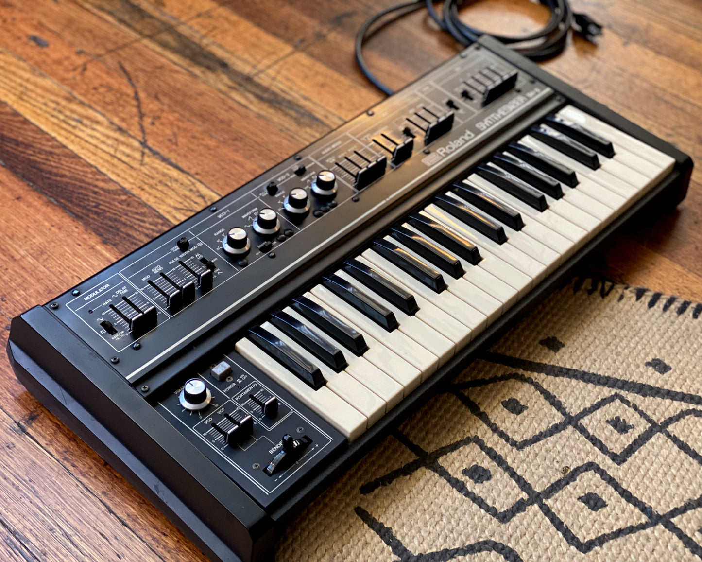Roland SH-2 Monophonic Analogue Synthesizer *117Volt