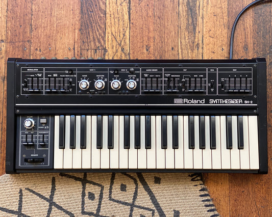 Roland SH-2 Monophonic Analogue Synthesizer *117Volt