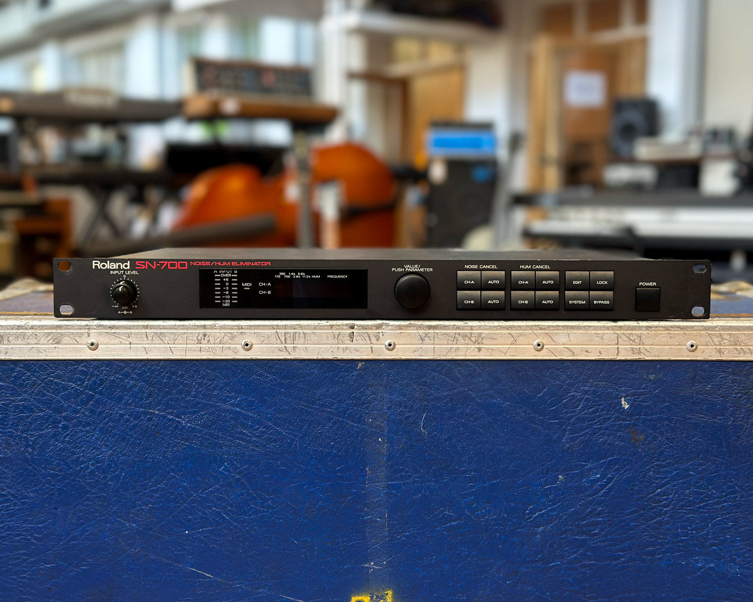 Roland SN-700 Noise/Hum Eliminator – Found Sound