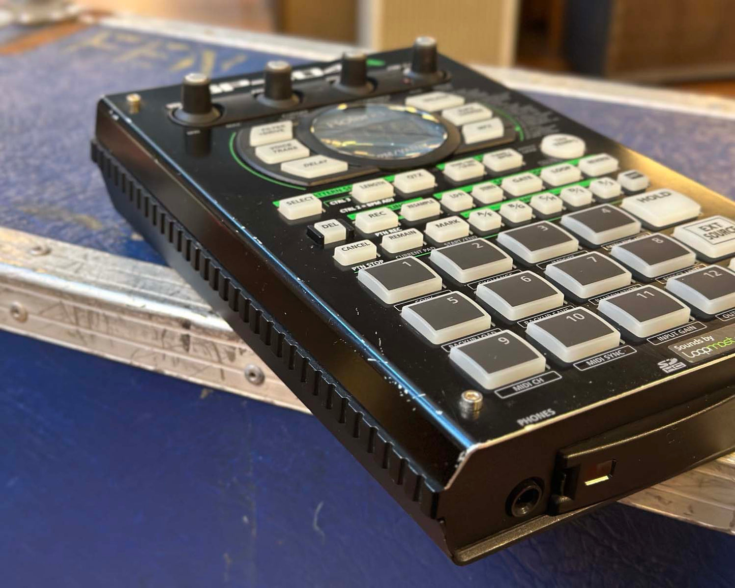 Roland SP-404A Linear Wave Sampler