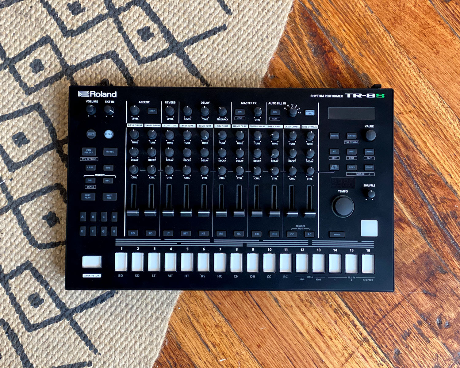 Roland rhythm performer outlet