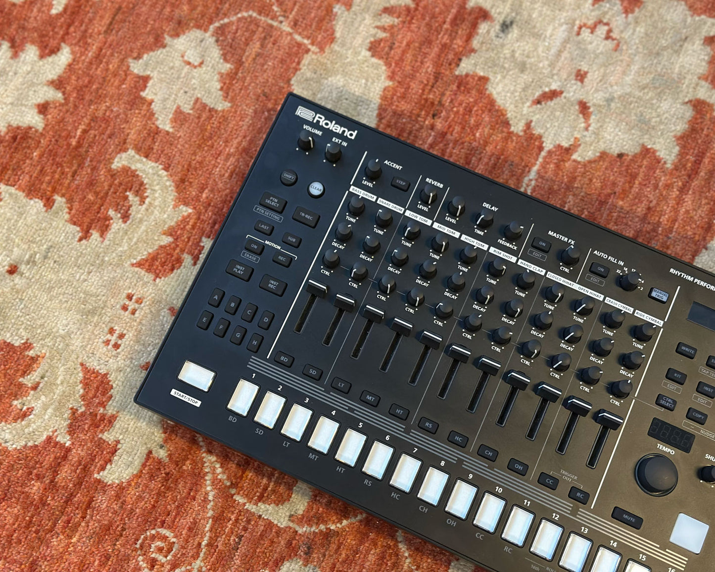 Roland TR-8S Rhythm Performer