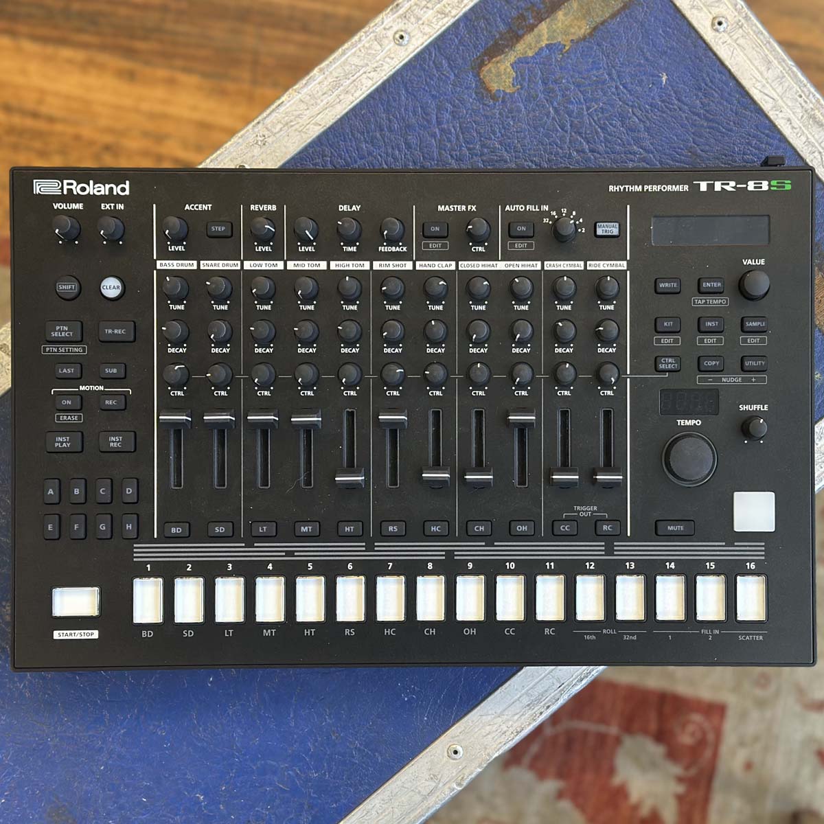 Roland TR-8S Rhythm Performer