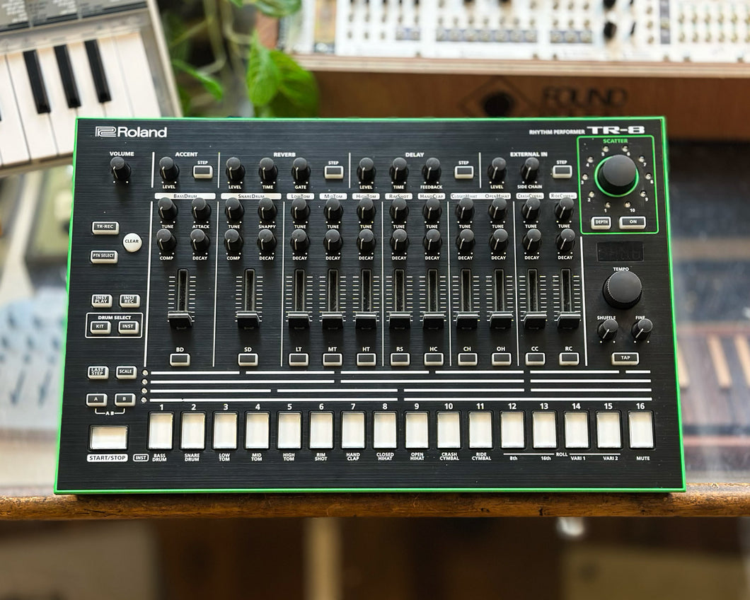 Roland TR-8 Rhythm Performer