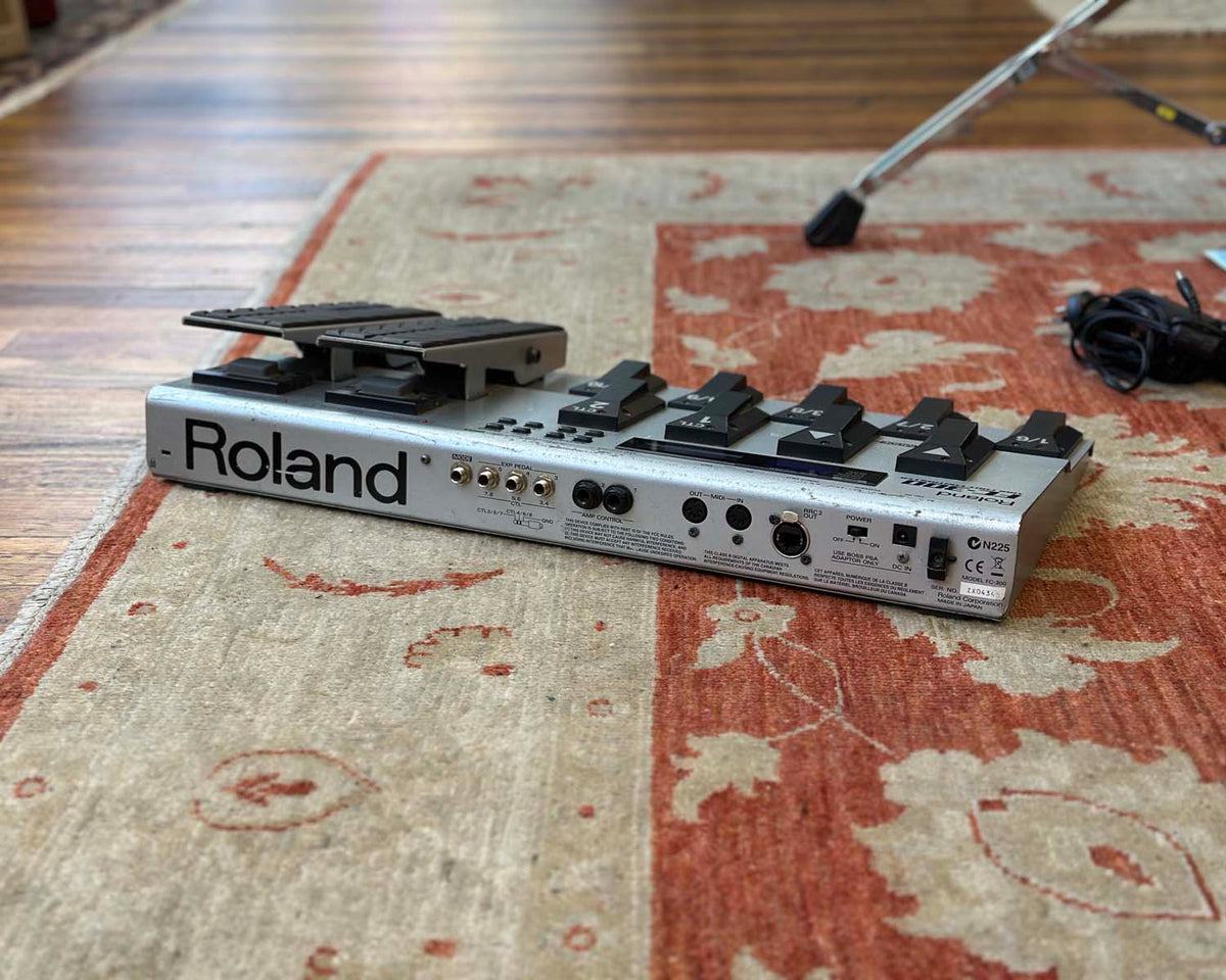 Roland VG-99 V-Guitar System Bundle w/GK-3 Pickup, FC-300 Foot Controller, Gigbag, & Stand