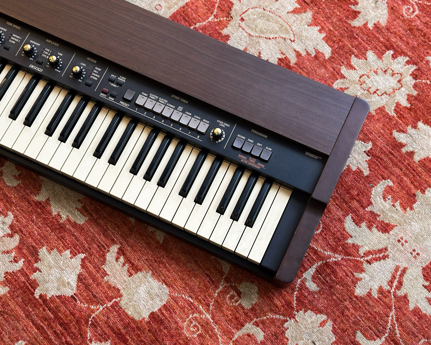 Roland VK-8 Virtual ToneWheel Combo Organ – Found Sound