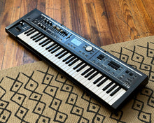 Load image into Gallery viewer, Roland V-Combo VR-09-B Live Performance Keyboard
