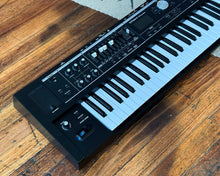 Load image into Gallery viewer, Roland V-Combo VR-09-B Live Performance Keyboard
