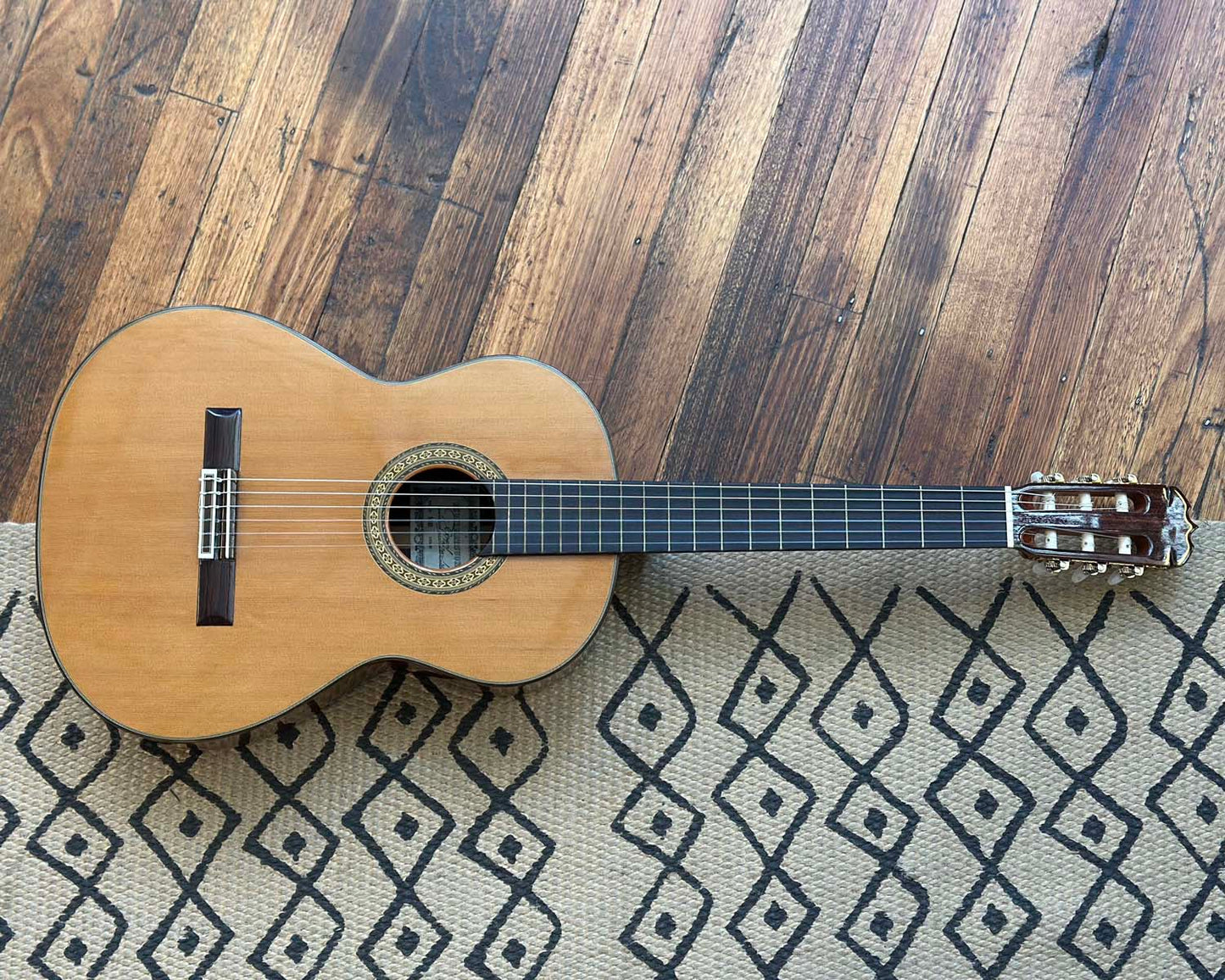 Late '70s Ryoji Matsuoka M40 Classical Guitar w/Hard Shell Case