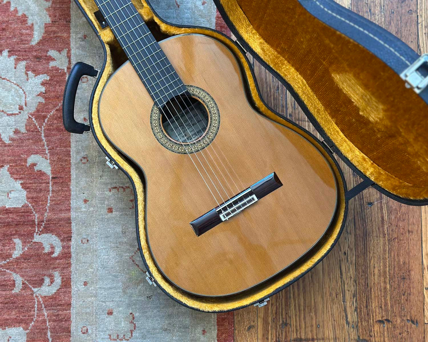 Late '70s Ryoji Matsuoka M40 Classical Guitar w/Hard Shell Case