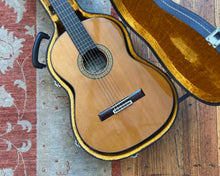 Load image into Gallery viewer, Late &#39;70s Ryoji Matsuoka M40 Classical Guitar w/Hard Shell Case
