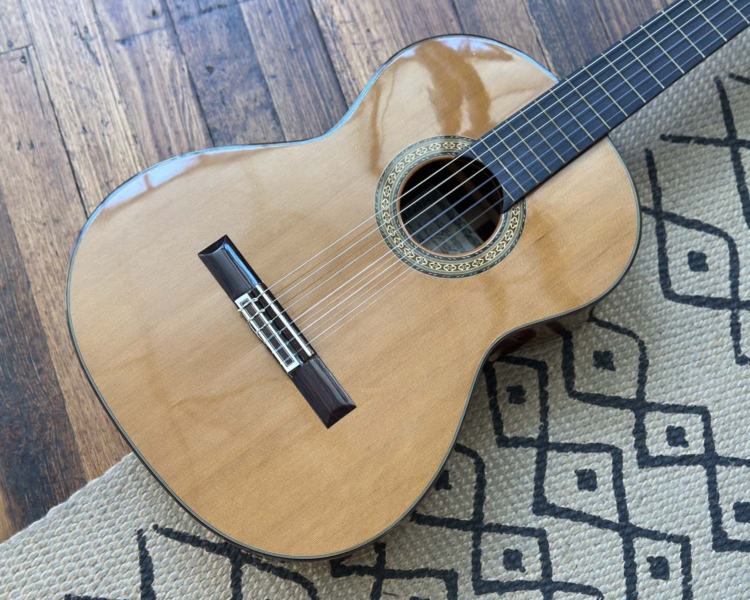 Late '70s Ryoji Matsuoka M40 Classical Guitar w/Hard Shell Case