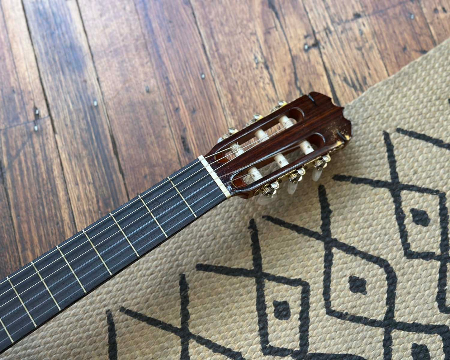 Late '70s Ryoji Matsuoka M40 Classical Guitar w/Hard Shell Case