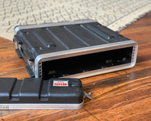 Load image into Gallery viewer, SKB 2U Travel Rack
