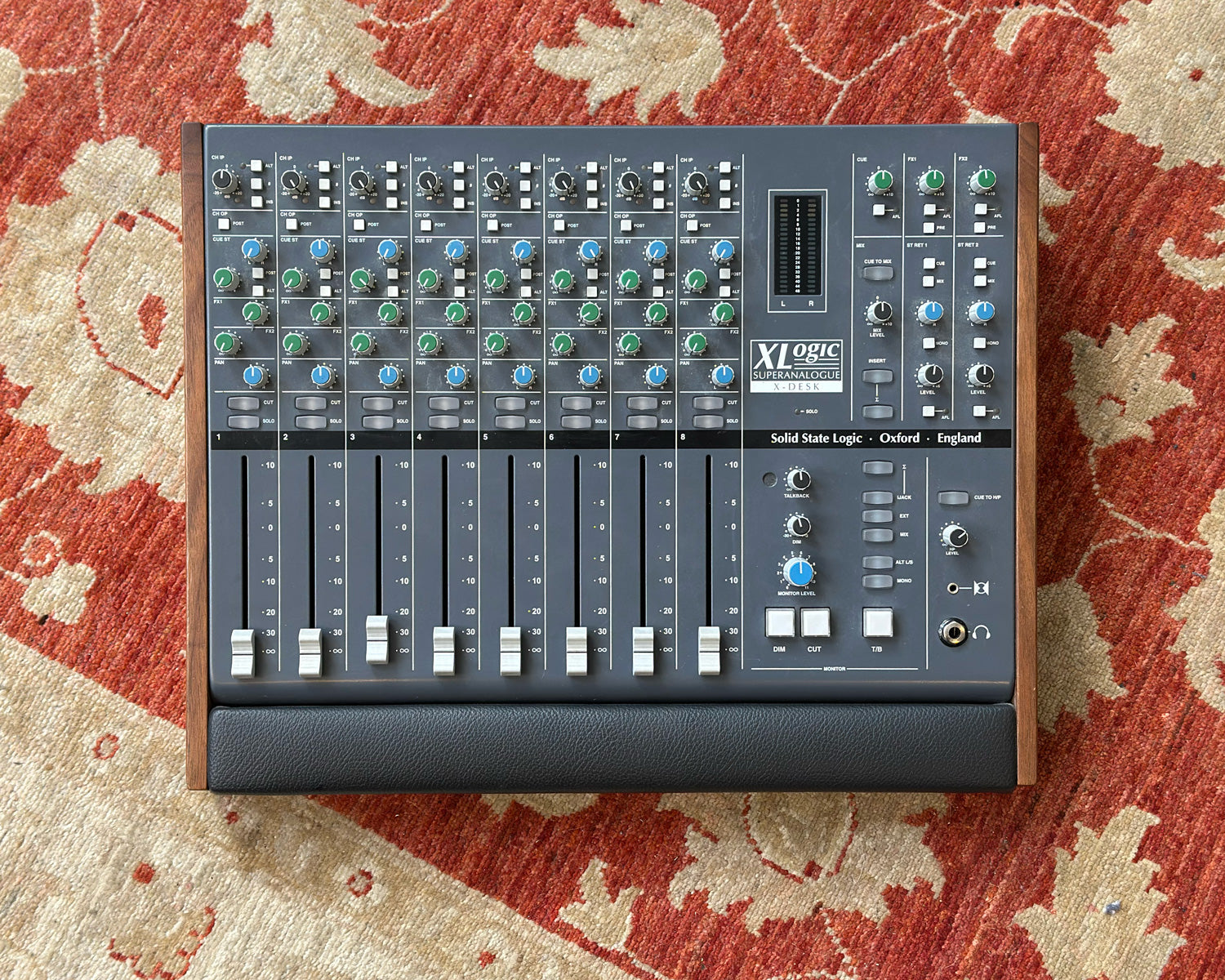 Solid State Logic ソリッドステートロジック X-DESK Solid State Logic XLogic X-Desk 16-Channel Analog Mixing Console