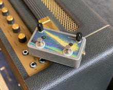 Load image into Gallery viewer, Saturnworks Active 2-Way Splitter w/ Switches &amp; Level Control

