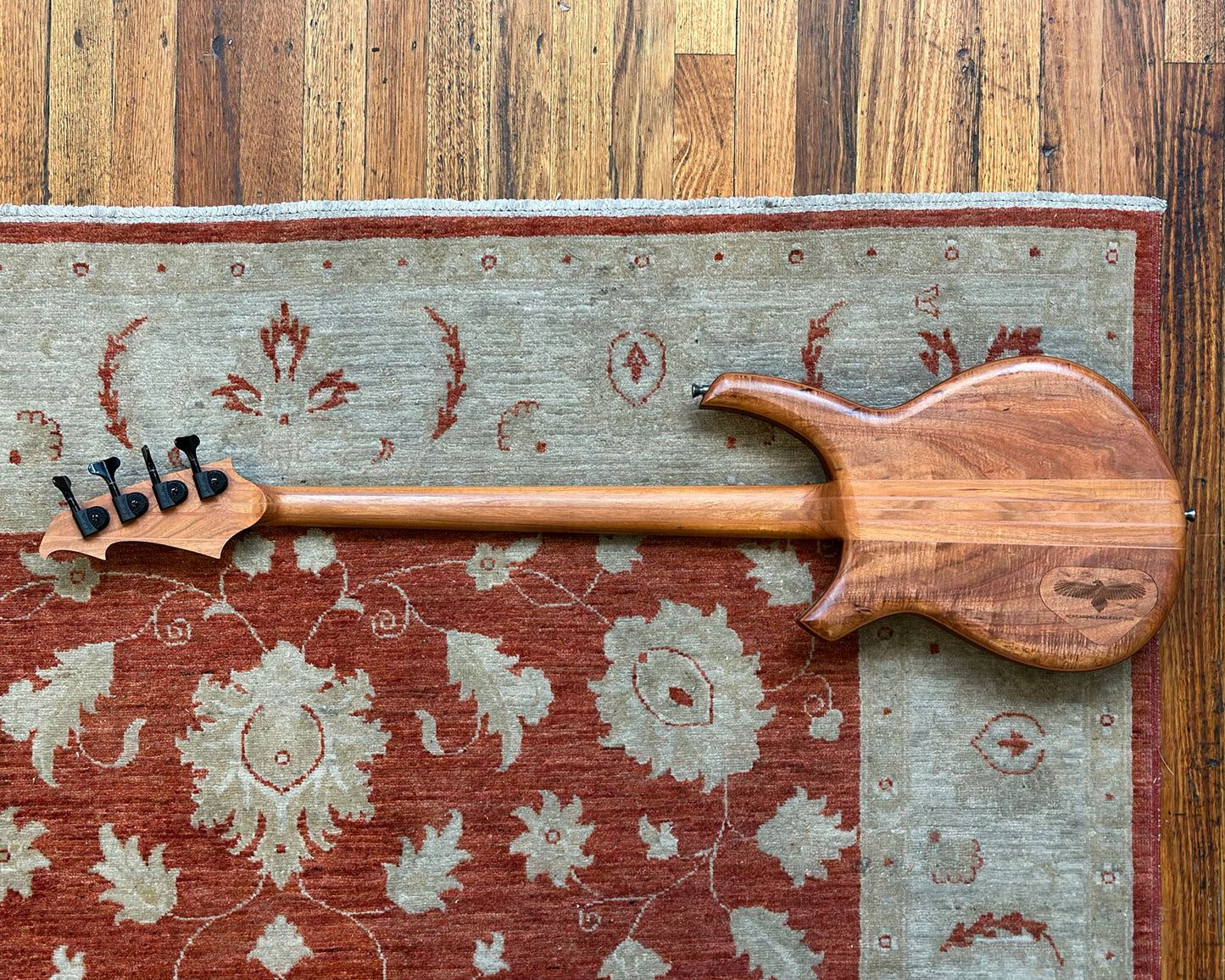 Screaming Eagle Guitars Sigrid Bass