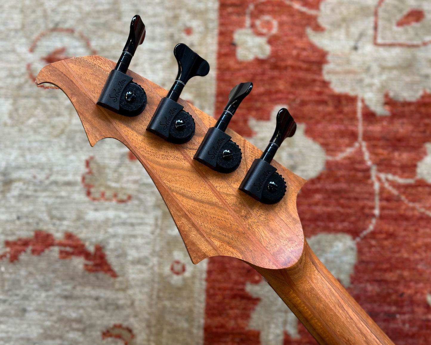 Screaming Eagle Guitars Sigrid Bass