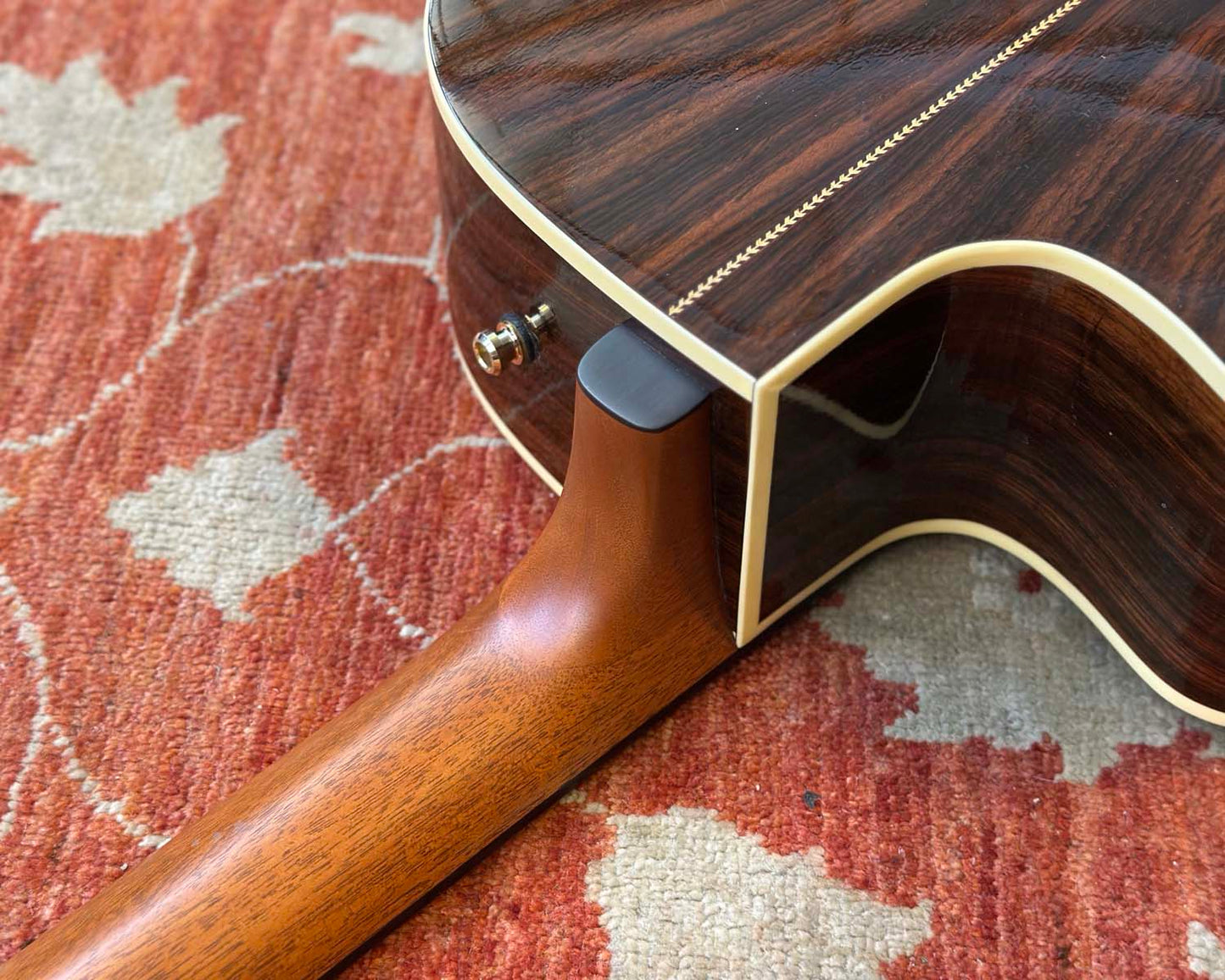Seagull Artist Studio CW Deluxe QII Acoustic Electric Guitar