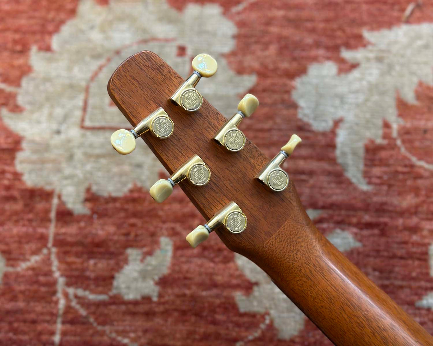 Seagull Artist Studio CW Deluxe QII Acoustic Electric Guitar