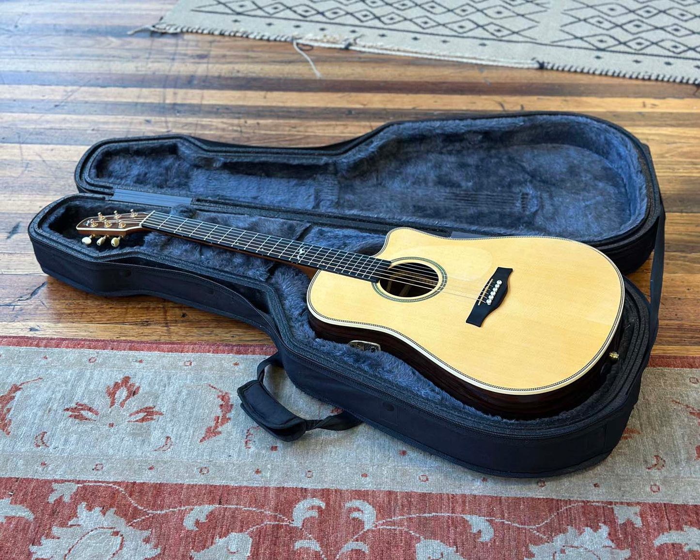 Seagull Artist Studio CW Deluxe QII Acoustic Electric Guitar