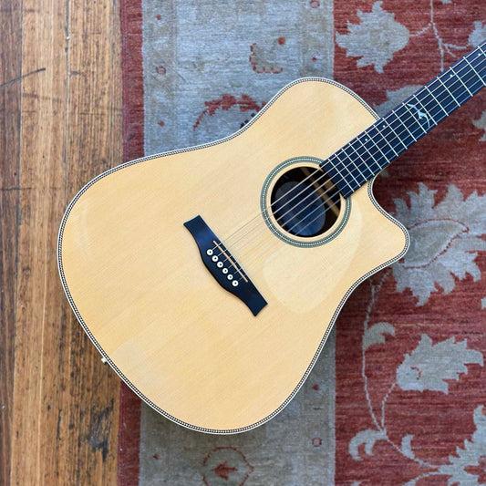 Seagull Artist Studio CW Deluxe QII Acoustic Electric Guitar