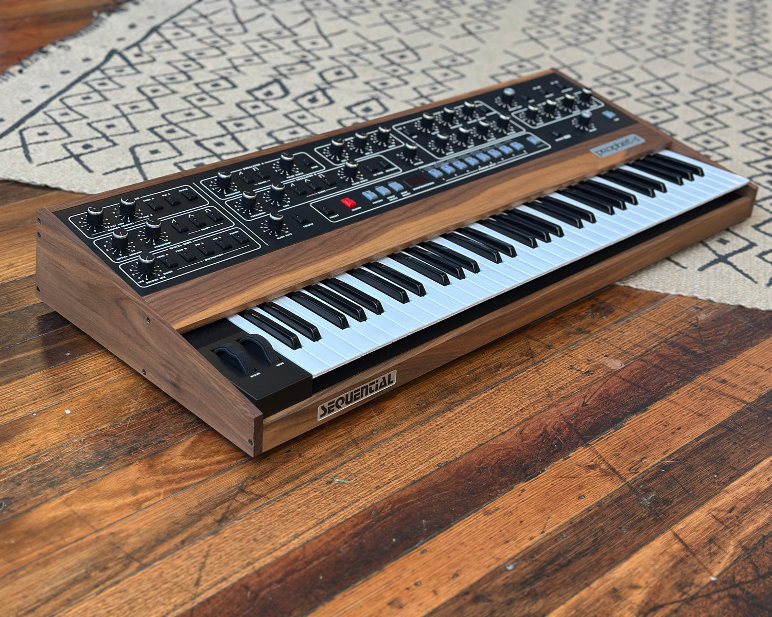 鍵盤楽器 SEQUENTIAL / Prophet-5 Rev.4 Module 鍵盤楽器 SEQUENTIAL / Prophet-5 Rev.4 Module Amazon.com