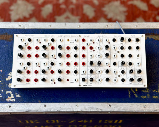 Serge Modular / Random Source Paperface 50 - Paris-Flash