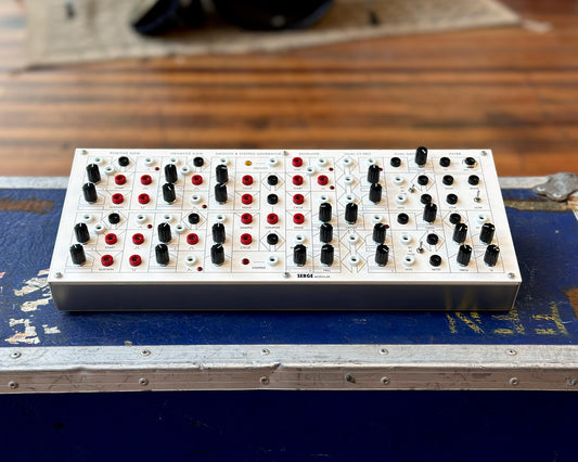 Serge Modular / Random Source Paperface 50 - Paris-Flash