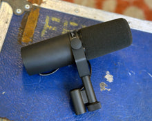 Load image into Gallery viewer, Shure SM7B
