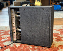 Load image into Gallery viewer, Silvertone 1482 Sears Combo Amplifier - 110V

