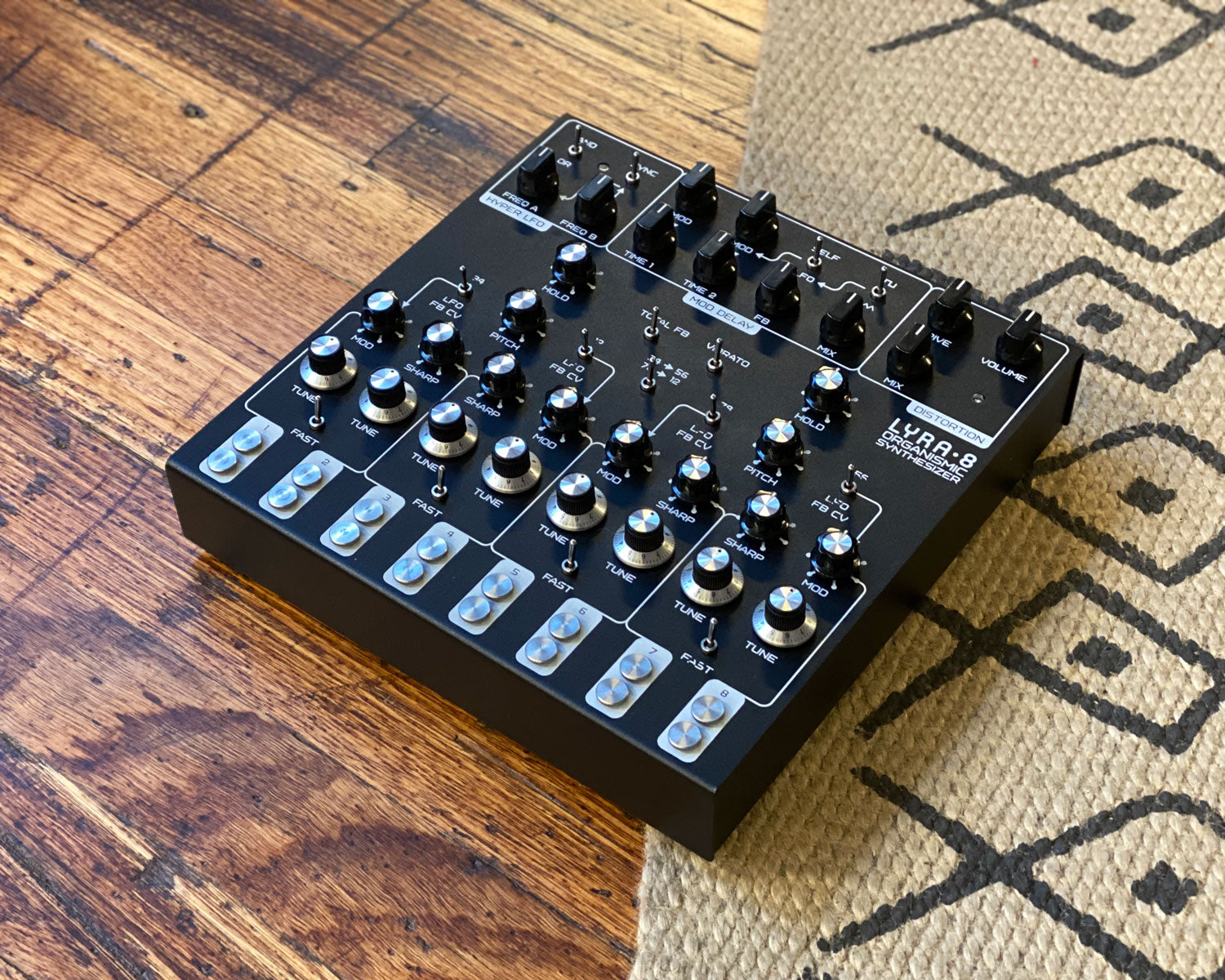SOMA Laboratory LYRA-8 デッキセーバー付き（Decksaver SOMA