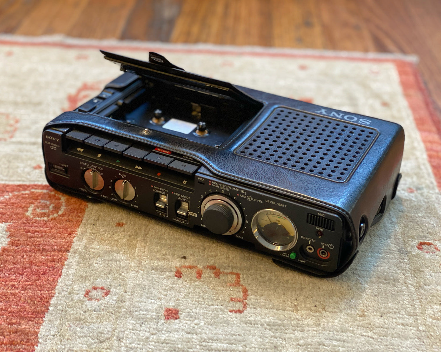 Sony TCM-5000EV – Found Sound