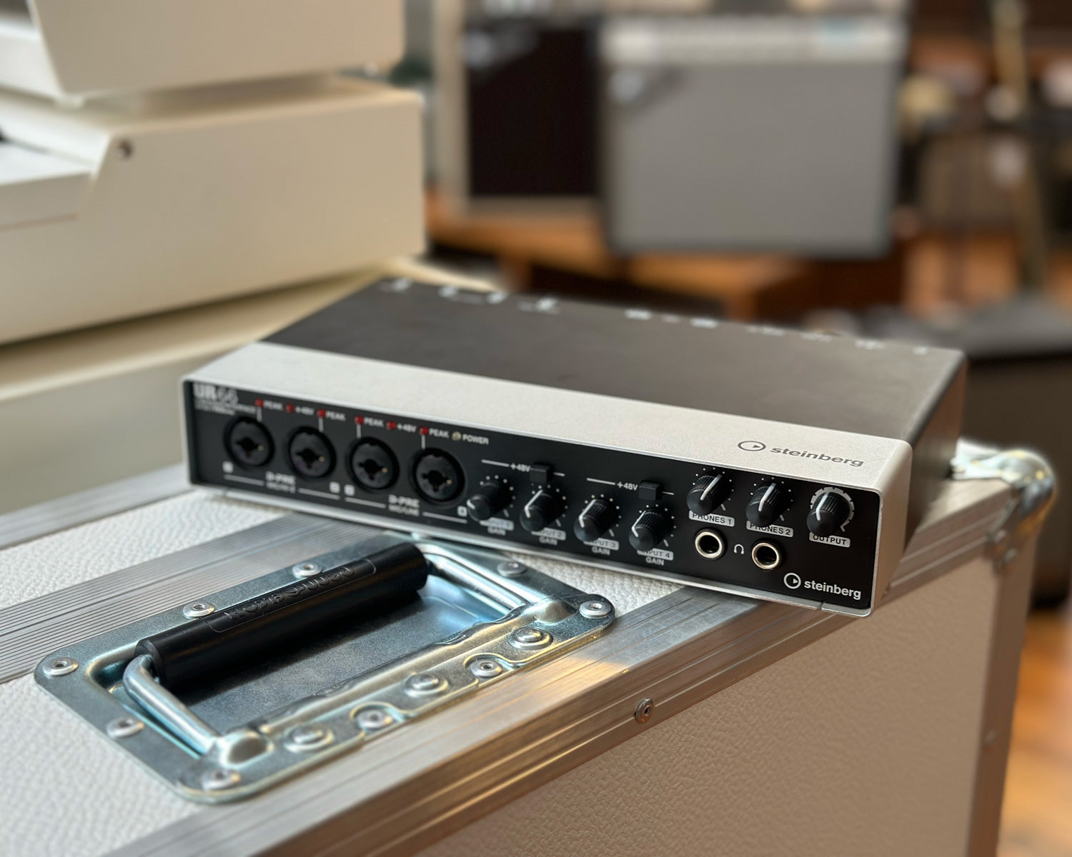 Steinberg UR44 24-bit/192 kHz USB 2.0 Audio Interface