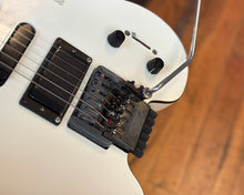 Load image into Gallery viewer, &#39;80s Steinberger GM4T TransTrem Headless Electric Guitar
