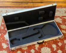 Load image into Gallery viewer, Stockade Case Company Flight Case - Electric Guitar
