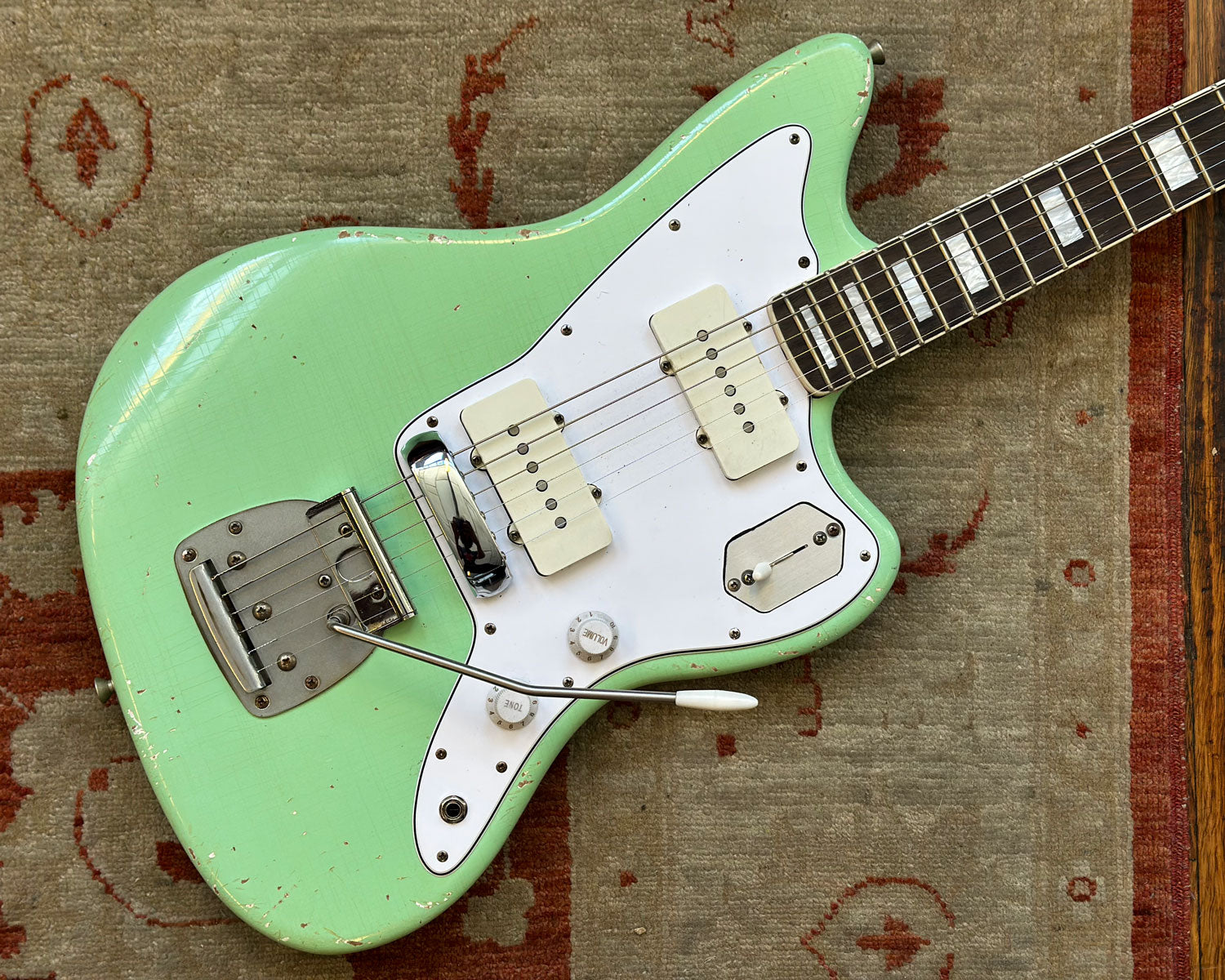 String Doctor Jazzcaster – Found Sound