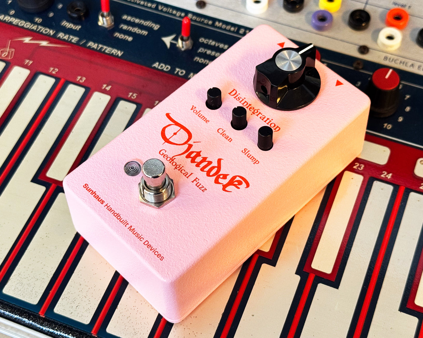 Sunhaus Djandek Geological Fuzz