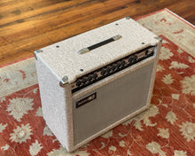 Load image into Gallery viewer, Sunn T50C 50-Watt Guitar Amplifier w/ Road Case
