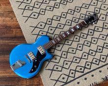 Load image into Gallery viewer, Supro 2020BM Westbury - Metallic Blue
