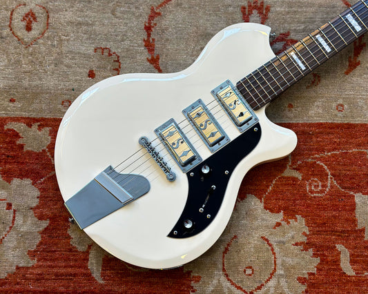 Supro Hampton Arctic White w/Hard Shell Case