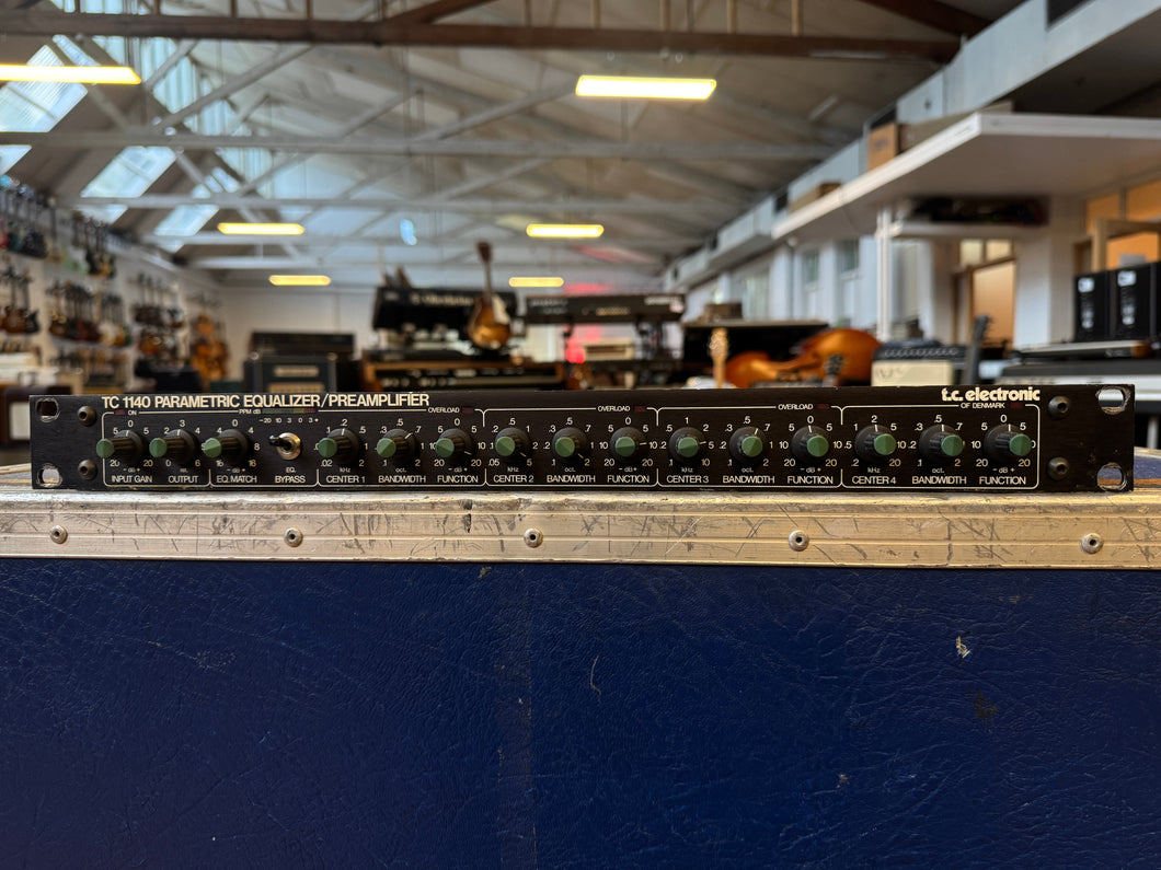 ギター TC 1140 Parametric Equalizer TC Electronic TC1140 Parametric Equalizer Preamplifier Rack