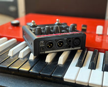 Load image into Gallery viewer, TC Helicon Voicetone Harmony GXT Vocal and Guitar Effects Processor
