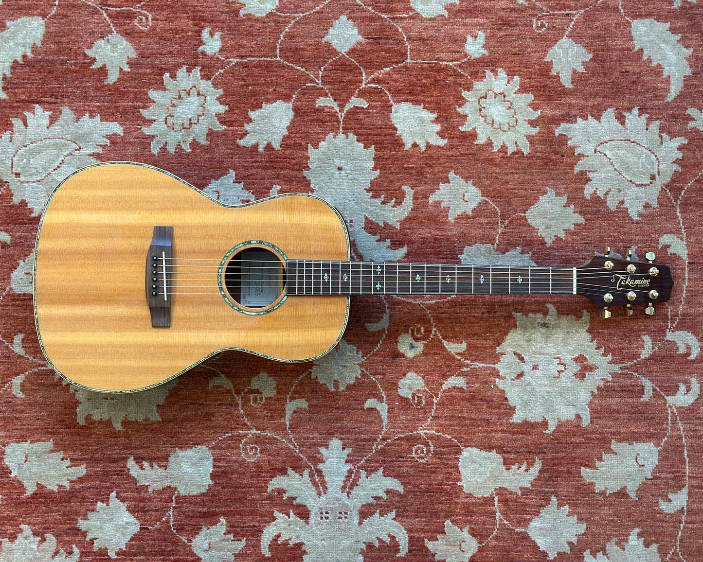 Takamine EG406S Parlour Acoustic w/ Pickup